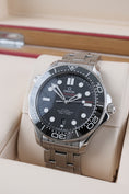 Load image into Gallery viewer, Omega Seamaster Diver 300 M 21030422001001 - Detailed view 2
