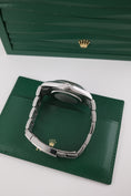 Załaduj obraz do przeglądarki galerii, Rolex Oyster Perpetual 41 124300 - Detailansicht 5