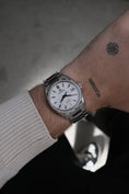 Load image into gallery viewer, Grand Seiko Evolution 9 SLGH005G - Detailansicht 11