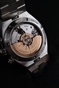 Bild in Galerie-Betrachter laden, Vacheron Constantin Overseas Chrono 5500V/110A-B686 - Detail view 8