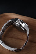Cargar la imagen en la vista de la galería, Rolex Sea-Dweller Deepsea 126660 - Detail view 7