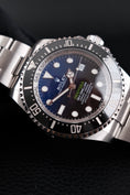 Cargar la imagen en la vista de la galería, Rolex Sea-Dweller Deepsea 126660 - Detail view 3