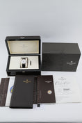 Charger l'image dans la visionneuse de galerie, Patek Philippe Annual Calendar 5396G-011 - Papiere und oder Lieferumfang