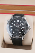 Bild in Galerie-Betrachter laden, Omega Seamaster 300M 21032422001001 - Detailansicht 2