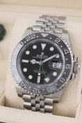 Bild in Galerie-Betrachter laden, Rolex GMT-Master II 126710GRNR - Detailansicht 2