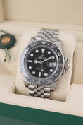 Bild in Galerie-Betrachter laden, Rolex GMT-Master II 126710GRNR - Detailansicht 1