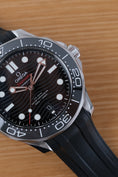 Bild in Galerie-Betrachter laden, Omega Seamaster Diver 300M 21032422001001 - Detail view 2