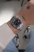 Bild in Galerie-Betrachter laden, Rolex GMT-Master II 126710BLNR - Detailansicht 10