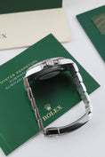 Load image into gallery viewer, Rolex Submariner No Date 124060 - Detailed view 5