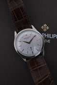 Charger l'image dans la visionneuse de galerie, Patek Philippe Calatrava 5196G-001 - Detailansicht 1