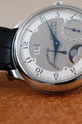 Load image into Gallery viewer, F.P. Journe Octa Divine Platinum 40mm Octa Divine - Detailansicht 2