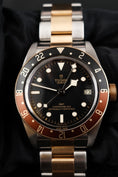 Bild in Galerie-Betrachter laden, Tudor Black Bay GMT 79833MN - Detailansicht 1