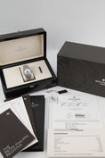 Załaduj obraz do przeglądarki galerii, Patek Philippe Annual Calendar Chronograph 5960/1A-001 - Papiere und oder Lieferumfang