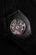 Carica l'immagine nel visualizzatore della galleria, Zenith Defy Classic Skeleton 49.9000.670/77.R782 - Detail view 2
