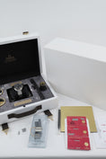 Carica l'immagine nel visualizzatore della galleria, Omega Speedmaster Professional Moonwatch 31020425001001 - Documenti e/o volume di consegna