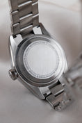 Carica l'immagine nel visualizzatore della galleria, Tudor Black Bay GMT Opaline 79830RB - Detailansicht 12
