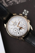 Bild in Galerie-Betrachter laden, Patek Philippe Perpetual Calendar Chronograph 5270J-001 - Detailansicht 2