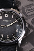 Bild in Galerie-Betrachter laden, Patek Philippe Calatrava 5226G-001 - Detailansicht 2