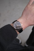 Load image into gallery viewer, Patek Philippe Annual Calendar Chronograph 5905R-001 - Detailansicht 9