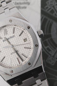 Load image into Gallery viewer, Audemars Piguet Royal Oak Selfwinding 15300ST.OO.1220ST.01 - Detailed view 2