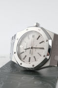 Load image into Gallery viewer, Audemars Piguet Royal Oak Selfwinding 15300ST.OO.1220ST.01 - Detailed view 8