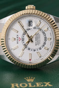 Załaduj obraz do przeglądarki galerii, Rolex Sky-Dweller 326933 - Detailansicht 5