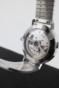 Load image into Gallery viewer, Nomos Autobahn 1302 - Detailansicht 9