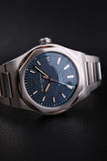 Load image into Gallery viewer, Girard Perregaux Laureato 81010-11-431-11a - Detailansicht 2