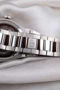 Load image into Gallery viewer, Girard Perregaux Laureato 81010-11-431-11a - Detailansicht 8