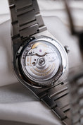 Load image into Gallery viewer, Girard Perregaux Laureato 81010-11-431-11a - Detailansicht 11