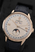 Cargue la imagen en el visor de la galería, Vacheron Constantin Triple Calendario 3100V/000R-B422 - Vista detallada 2