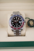 Bild in Galerie-Betrachter laden, Rolex GMT-Master II 126710BLRO - Detailansicht 1