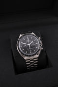 Load image into gallery viewer, Omega Speedmaster Professional Moonwatch 31030425001002 - Detailansicht 1