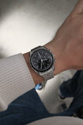 Load image into gallery viewer, Omega Speedmaster Professional Moonwatch 31030425001002 - Detailansicht 11