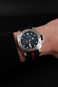 Carica l'immagine nel visualizzatore della galleria, Panerai Submersible QuarantaQuattro Luna Rossa PAM01391 - Detailansicht 10