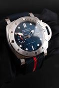 Carica l'immagine nel visualizzatore della galleria, Panerai Submersible QuarantaQuattro Luna Rossa PAM01391 - Detailansicht 1