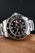 Bild in Galerie-Betrachter laden, Rolex Sea-Dweller 126600 - Detail view 2