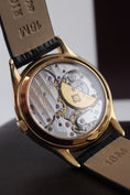 Carica l'immagine nel visualizzatore della galleria, Patek Philippe Perpetual Calendar 3940J - Detailansicht 7