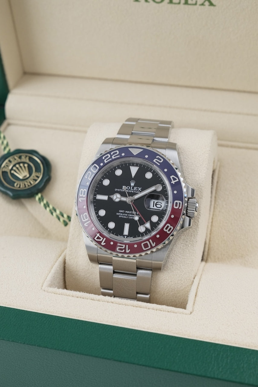 Rolex GMT-Master II 126710BLRO - Widok szczegółowy 1