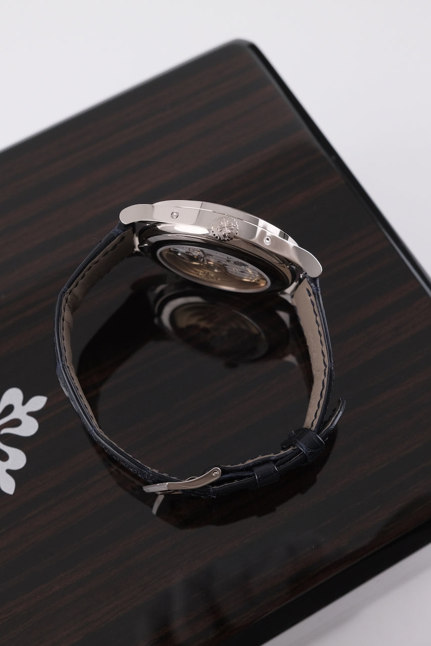 Patek Philippe Annual Calendar Blue Baguette Diamond Dial 5396G-017 - Detailansicht 5