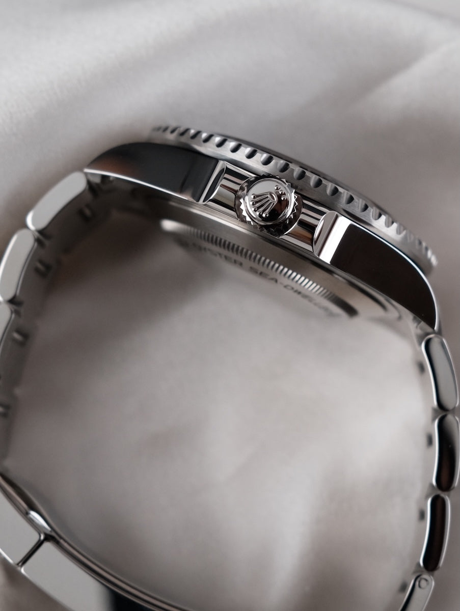 Rolex Sea-Dweller 126600 - Detail view 9