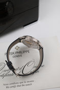 Bild in Galerie-Betrachter laden, Patek Philippe Annual Calendar 5235G-001 - Detailansicht 6
