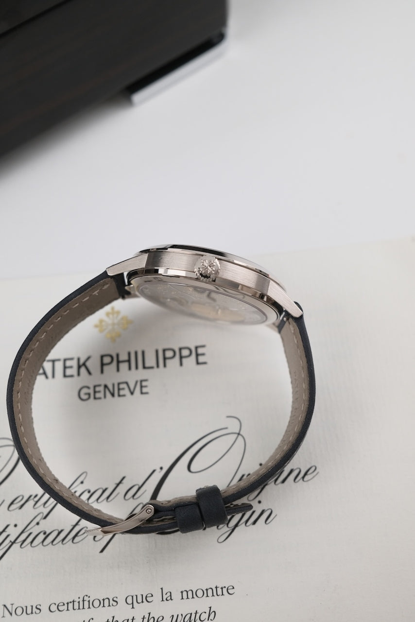Patek Philippe Annual Calendar 5235G-001 - Detailansicht 5
