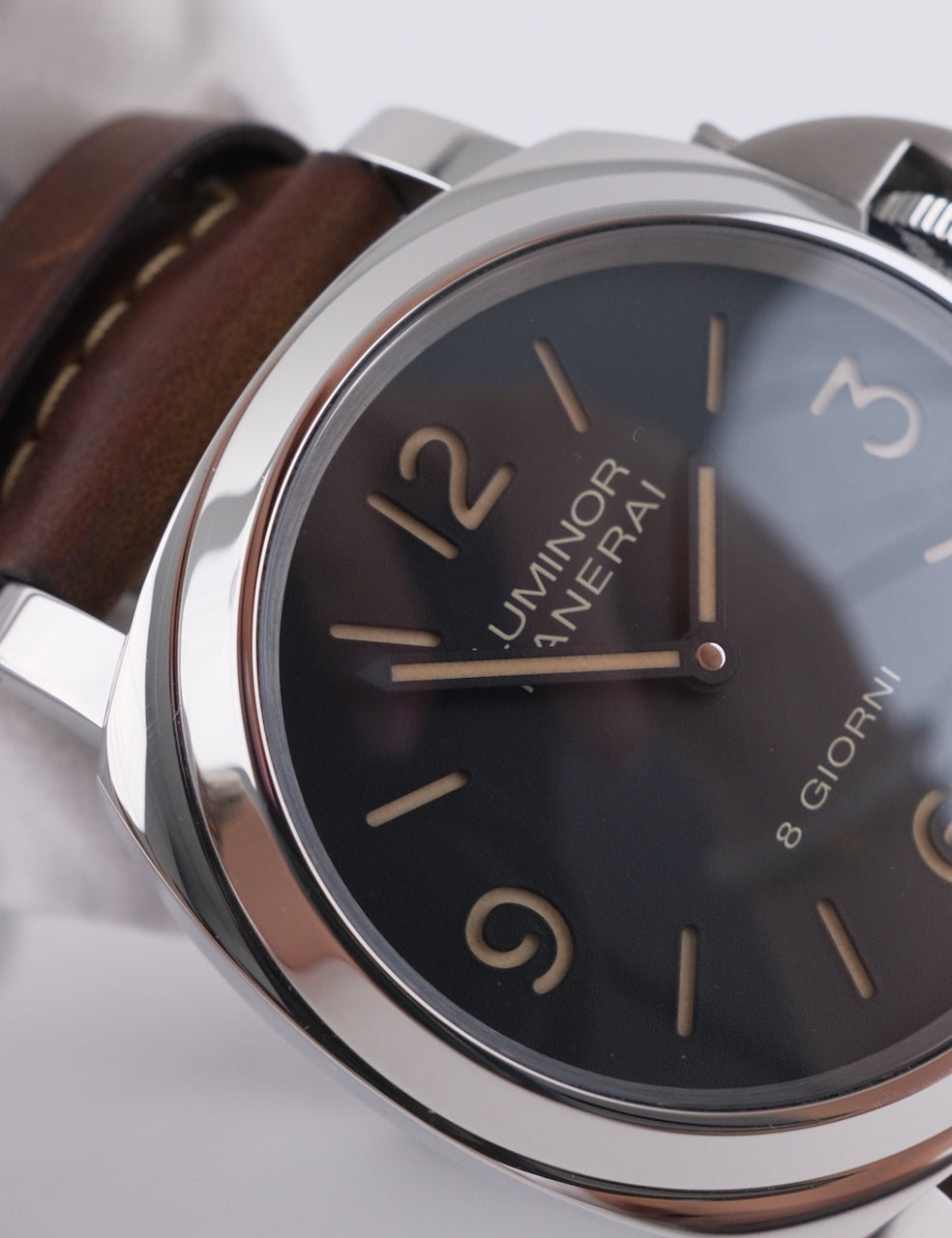 Panerai Luminor Base 8 Giorni PAM00914 - Detail view 3