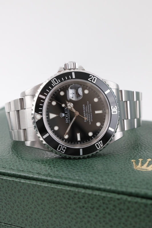 Rolex Submariner Date 16610 - Detail view 1