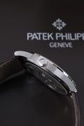 Bild in Galerie-Betrachter laden, Patek Philipe Calatrava 6196P-001 - Detailansicht 7
