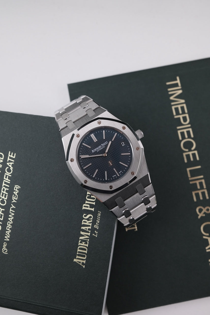 Audemars Piguet Royal Oak Jumbo 15202ST.OO.1240ST.01 - Detailed view 3