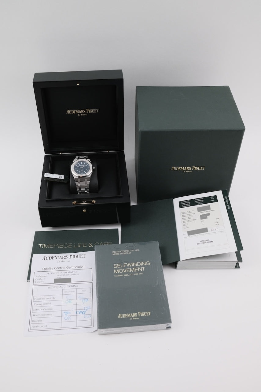 Audemars Piguet Royal Oak Jumbo 15202ST.OO.1240ST.01 - papers and or scope of delivery