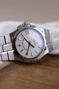 Carica l'immagine nel visualizzatore della galleria, Vacheron Constantin Overseas Steel Bracelet, Steel Case White Dial, 35mm, made in Switzerland, Automatic Movement 42050 - Detailansicht 2
