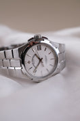 Carica l'immagine nel visualizzatore della galleria, Vacheron Constantin Overseas Steel Bracelet, Steel Case White Dial, 35mm, made in Switzerland, Automatic Movement 42050 - Detailansicht 3
